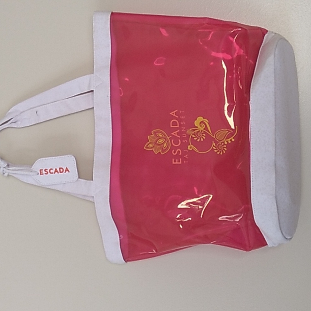 Escada beach tote